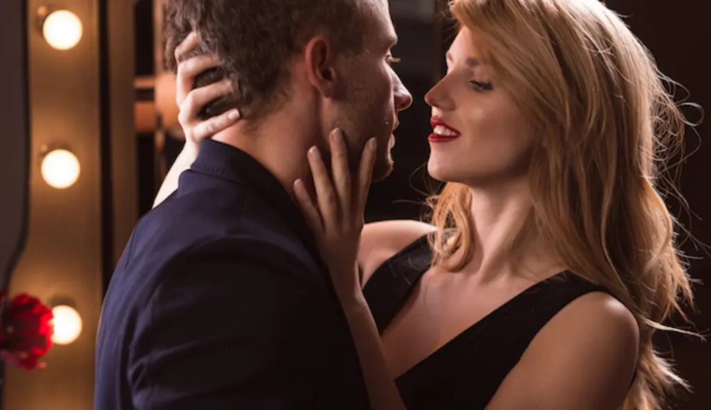 How to Tell if a Girl is Horny